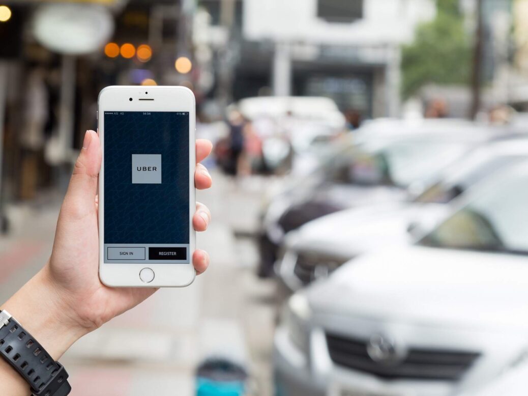 Uber loses London licence