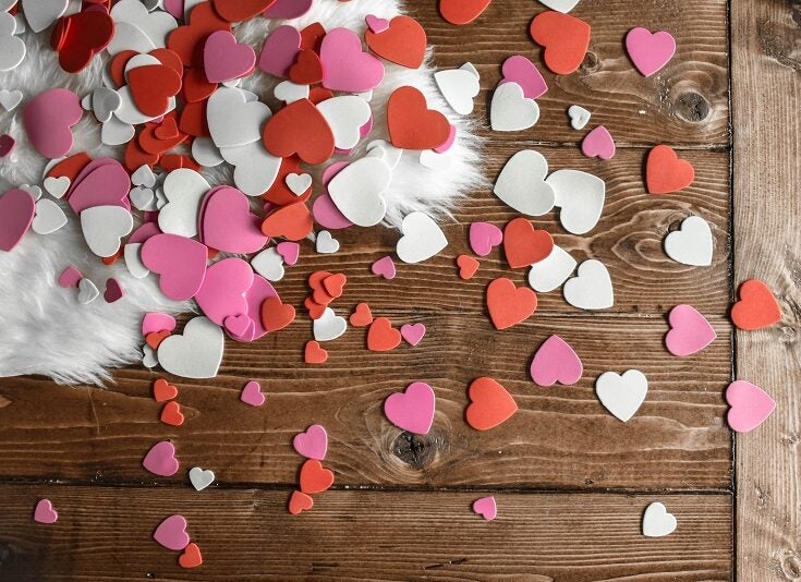 Valentine's Day: How much will consumers spend?