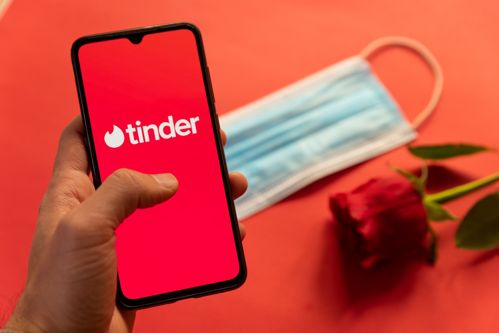 Here’s How Easy It Is for Someone to Hack Into Your Tinder
