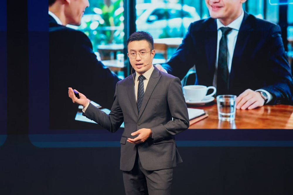 Zac Chow, Vice President of Huawei's Asia Pacific Enterprise Sales Dept, delivering a speech